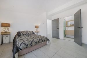 Photo 17- click for photo gallery